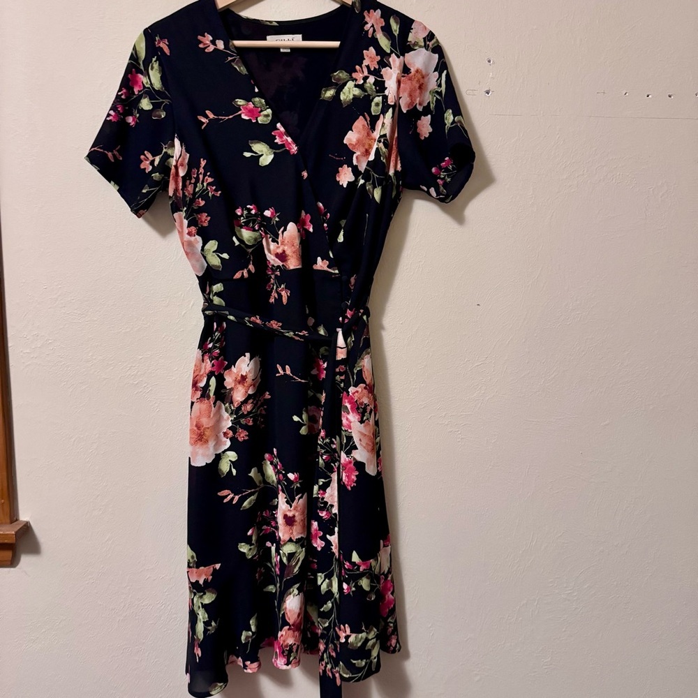 Gilli floral wrap dress Size Medium